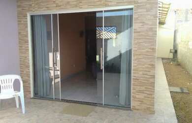 Imagem: A casa possui 3 Dormitórios, 2 Vagas na garagem, 400m² de