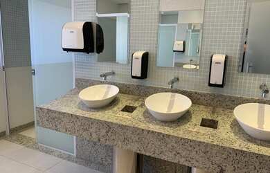 Imagem 5: Andar/laje corporativa para aluguel e venda possui 241 metros quadrados