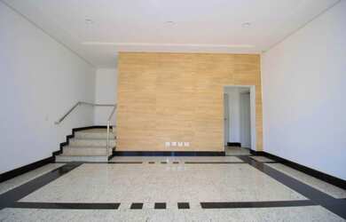 Imagem: O depósito possui 2.743m² de Área, Imóvel novo e está