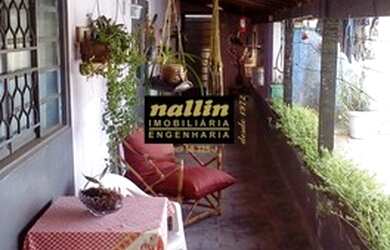 Imagem: A casa em condomínio possui 2 Dormitórios, 1 Banheiro, 3 Vagas