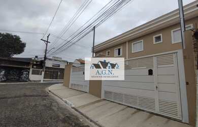 Imagem: A casa possui 2 Dormitórios, 1 Banheiro, 2 Vagas na garagem