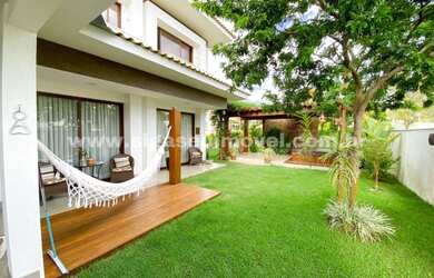 Imagem: A casa em condomínio possui 4 Dormitórios, 3 Banheiros, 4