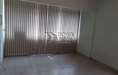 Imagem: A casa possui 2 Dormitórios, 1 Banheiro, 2 Vagas na garagem