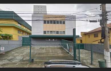 Imagem: O depósito possui 5 Vagas na garagem, 1.800m² de Área e