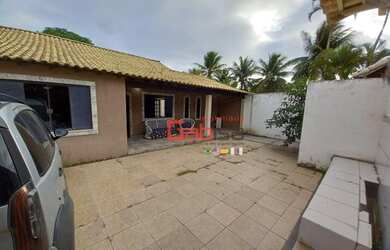 Imagem: A casa possui 3 Dormitórios, 4 Banheiros, 3 Vagas na garagem