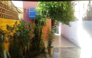 Imagem: A casa em condomínio possui 2 Dormitórios, 1 Banheiro, 2 Vagas