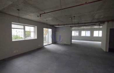 Imagem: O depósito possui 5 Vagas na garagem, 256m² de Área e Imóvel