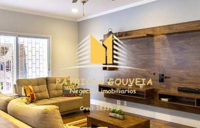 Imagem: A casa possui 3 Dormitórios, 4 Banheiros, 3 Vagas na garagem