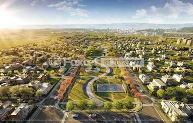 Imagem: O terreno possui 336m² de Área, Imóvel novo e está localizado