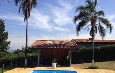 Imagem 3: Linda casa,4 suítes,Ampla área de lazer piscina, churrasqueira, forno a lenha, campo de fu