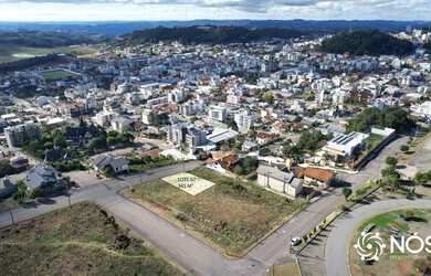 Imagem: O terreno possui 345m² de Área e está localizado em Flores