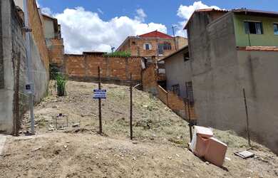 Imagem 1: Lote/Terreno para venda tem 200 metros quadrados Diamante