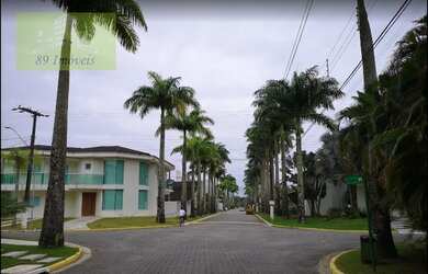 Imagem: A casa em condomínio possui 5 Dormitórios, 4 Banheiros, 2