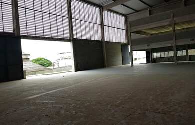 Imagem 2: Galpão para aluguel tem 1300 metros quadrados em Jardim California -...