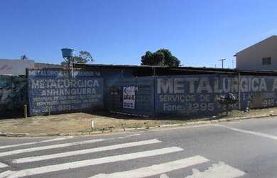 Imagem: O depósito possui 2 Vagas na garagem, 350m² de Área e está