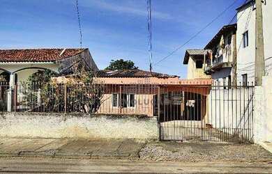 Imagem: A casa possui 2 Dormitórios, 1 Banheiro, 1 Vaga na garagem
