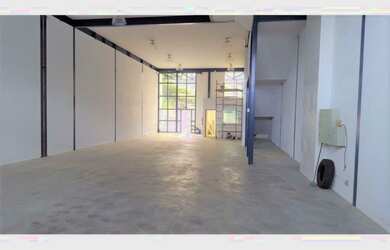 Imagem: O depósito possui 300m² de Área e está localizado em Chácaras