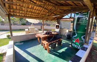 Imagem: A fazenda possui Churrasqueira, Piscina e está localizado em
