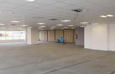 Imagem: O depósito possui 5 Vagas na garagem e 500m² de Área e está