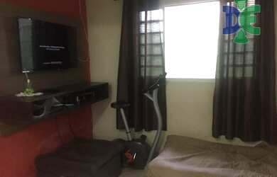 Imagem: A casa possui 2 Dormitórios, 1 Banheiro, 1 Vaga na garagem