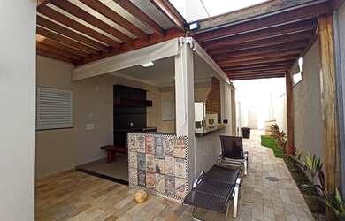 Imagem: A casa em condomínio possui 3 Dormitórios, 5 Banheiros, 4