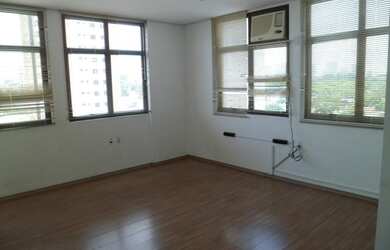 Imagem: O depósito possui 1 Vaga na garagem e 40m² de Área e está