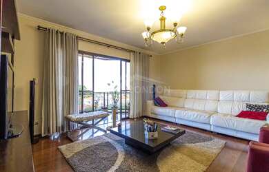 Imagem: O apartamento possui 3 Dormitórios, 1 Banheiro, 2 Vagas na