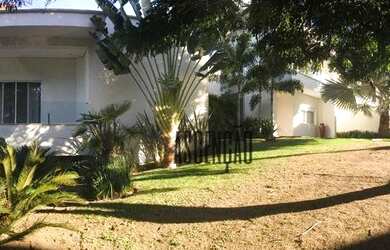 Imagem: A casa em condomínio possui 4 Dormitórios, 5 Banheiros, 5