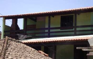 Imagem: A casa possui 2 Dormitórios, 2 Banheiros, 1 Vaga na garagem