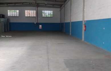 Imagem 1: Galpão para Locação em Lauro de Freitas, portão, 1 banheiro