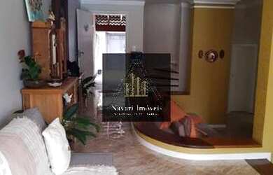 Imagem: A casa possui 4 Dormitórios, 5 Banheiros, 4 Vagas na garagem