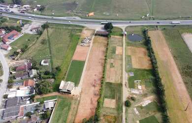 Imagem: O terreno possui 26.000m² de Área e está localizado em Penha