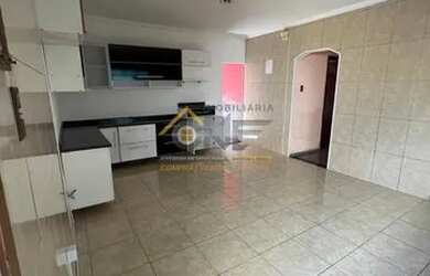 Imagem: A casa possui 3 Dormitórios, 1 Banheiro, 3 Vagas na garagem