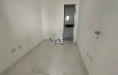 Imagem: O apartamento possui 4 Dormitórios, 1 Banheiro, 3 Vagas na