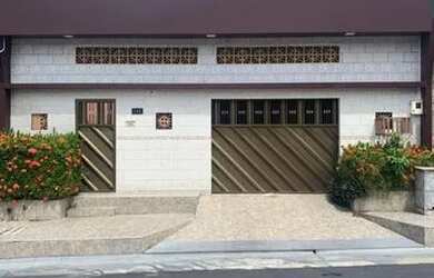 Imagem: A casa possui 2 Dormitórios, 2 Banheiros, 2 Vagas na garagem