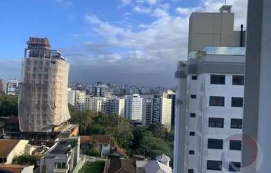 Imagem: O apartamento possui 3 Dormitórios, 3 Banheiros, 2 Vagas na