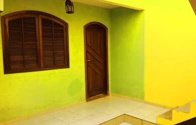 Imagem: A casa possui 3 Dormitórios, 1 Banheiro, 360m² de Área e