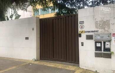 Imagem: A casa possui 3 Dormitórios, 2 Banheiros, 5 Vagas na garagem