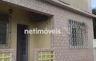 Imagem: A casa possui 2 Dormitórios, 2 Banheiros, 3 Vagas na garagem