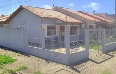 Imagem: A casa possui 2 Dormitórios, 1 Banheiro, 5 Vagas na garagem