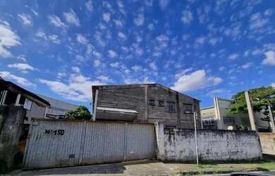 Imagem: O depósito possui 5 Vagas na garagem, 400m² de Área e está