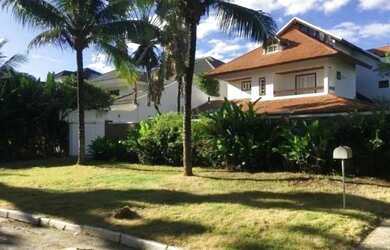 Imagem: A casa em condomínio possui 4 Dormitórios, 5 Banheiros, 3