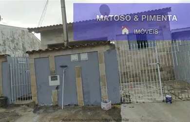 Imagem: A casa possui 2 Dormitórios, 1 Banheiro, 1 Vaga na garagem