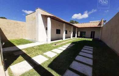 Imagem: A casa possui 3 Dormitórios, 4 Banheiros, 2 Vagas na garagem