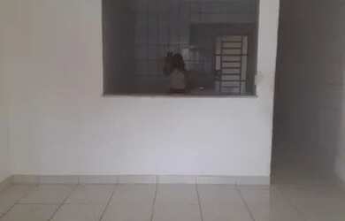 Imagem: A casa em condomínio possui 3 Dormitórios, 2 Banheiros, 1