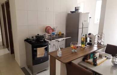 Imagem: O apartamento possui 2 Dormitórios, 1 Banheiro, 1 Vaga na garagem