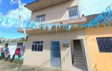 Imagem: A casa possui 4 Dormitórios, 2 Banheiros, 100m² de Área e