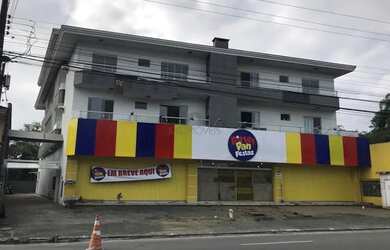 Imagem: O apartamento possui 1 Dormitório, 1 Banheiro, 1 Vaga na garagem