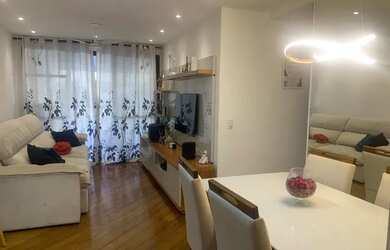 Imagem: O apartamento possui 3 Dormitórios, 2 Banheiros, 2 Vagas na