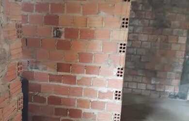 Imagem: A casa possui 1 Dormitório, 1 Banheiro, 100m² de Área e